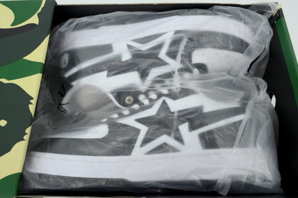 A BATHING APE BAPE Black White 1L80-191-305