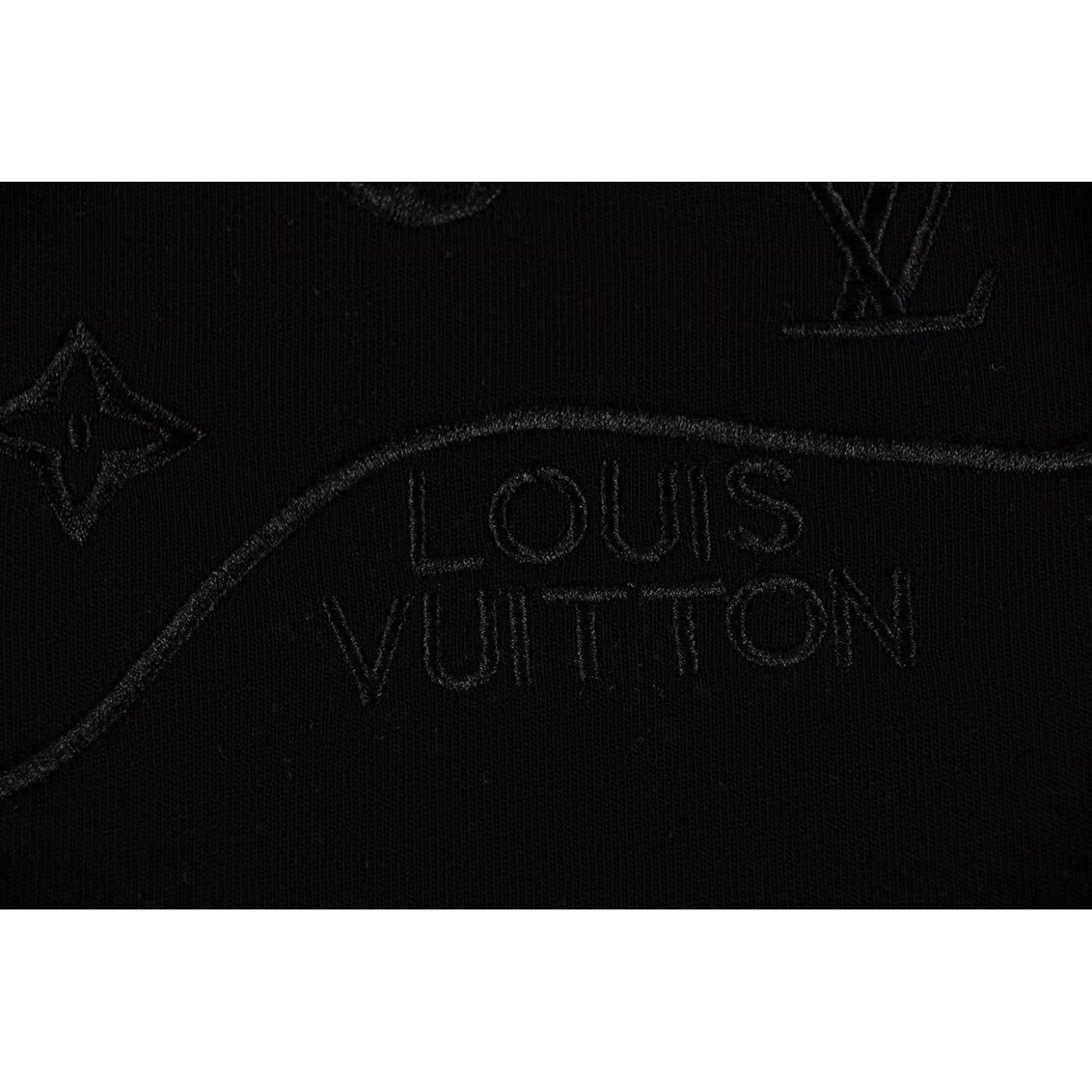 Louis Vuitton T-shirt Z030 Black/White/Khaki