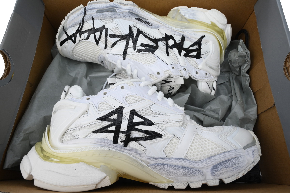 Balenciaga Runner White And Black Characters 677402 W3RBQ 9010