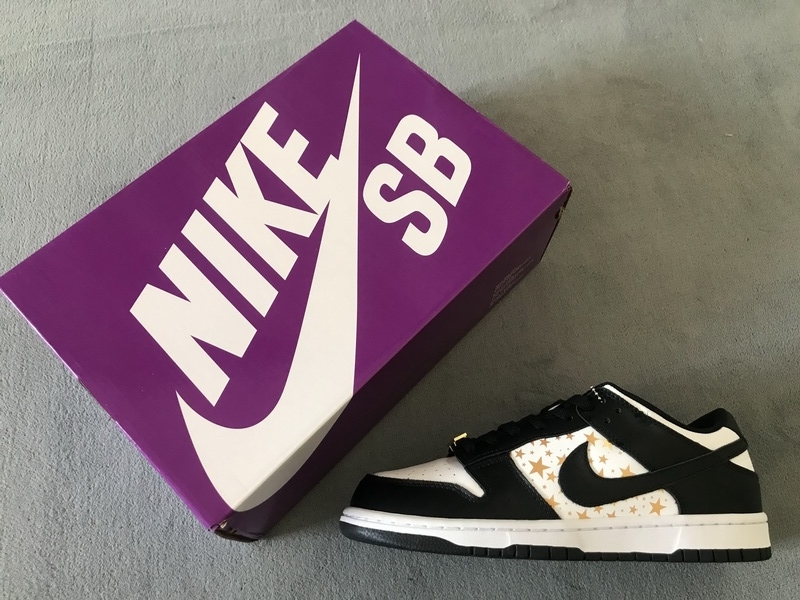 Nike SB Dunk Low Black Stars DH3228-102