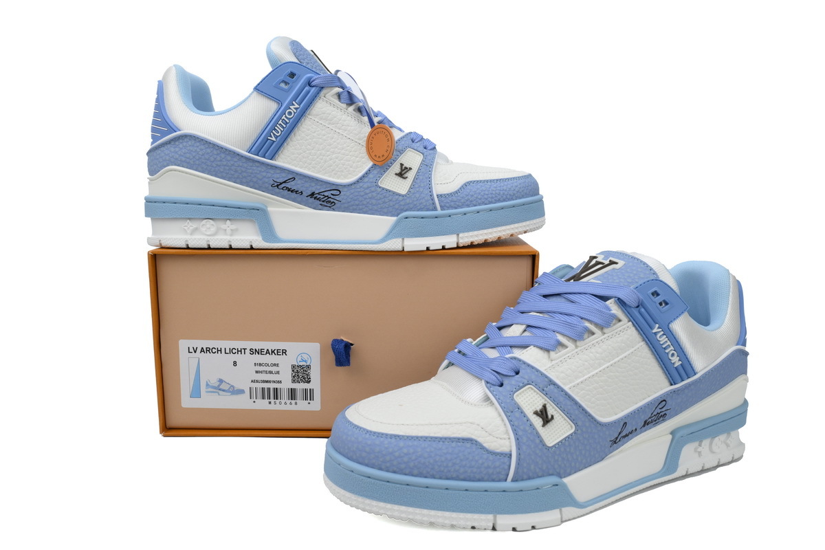 Louis Vuitton Trainer Sneaker In Blue