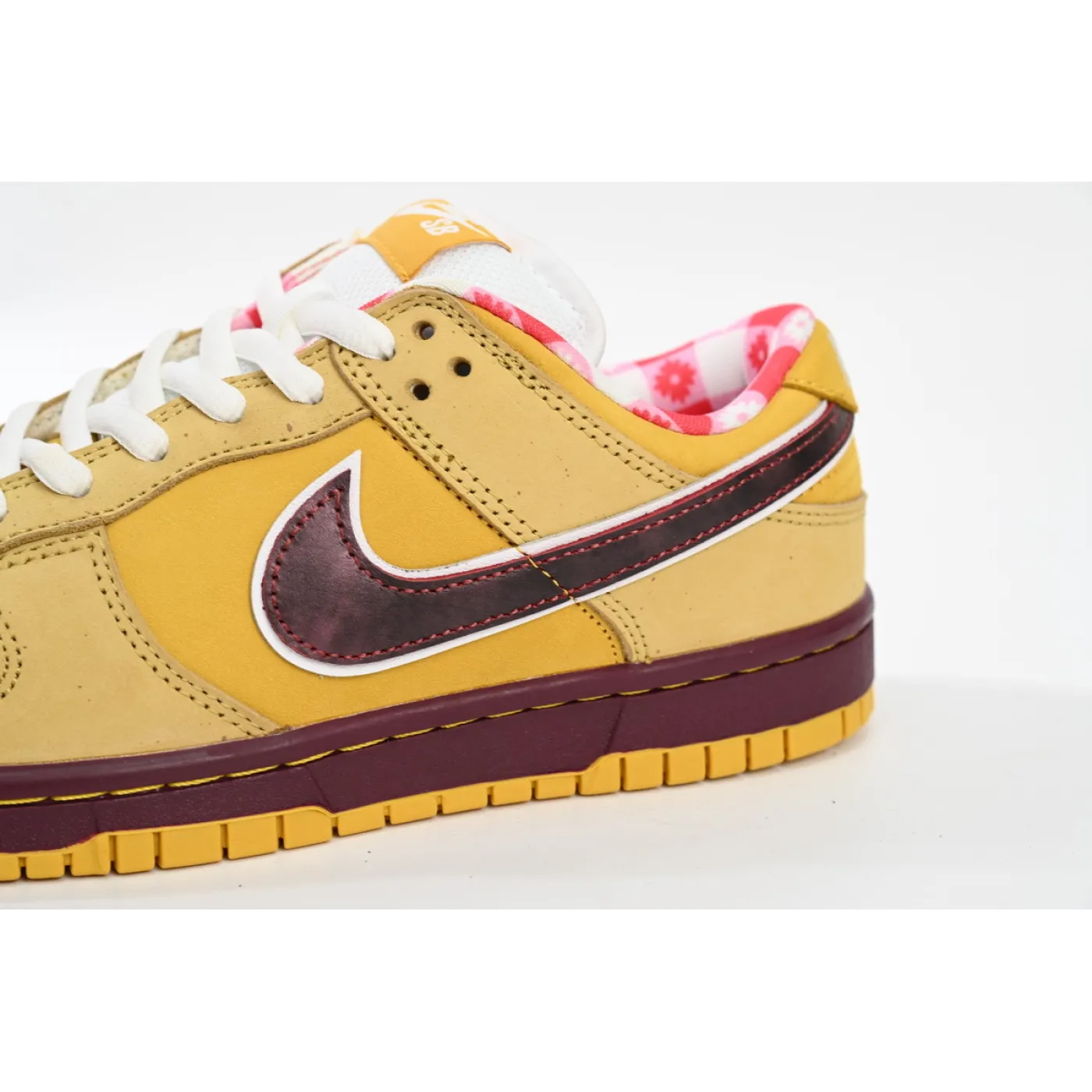 Nike SB Dunk Low Yellow Lobster 313170-137566