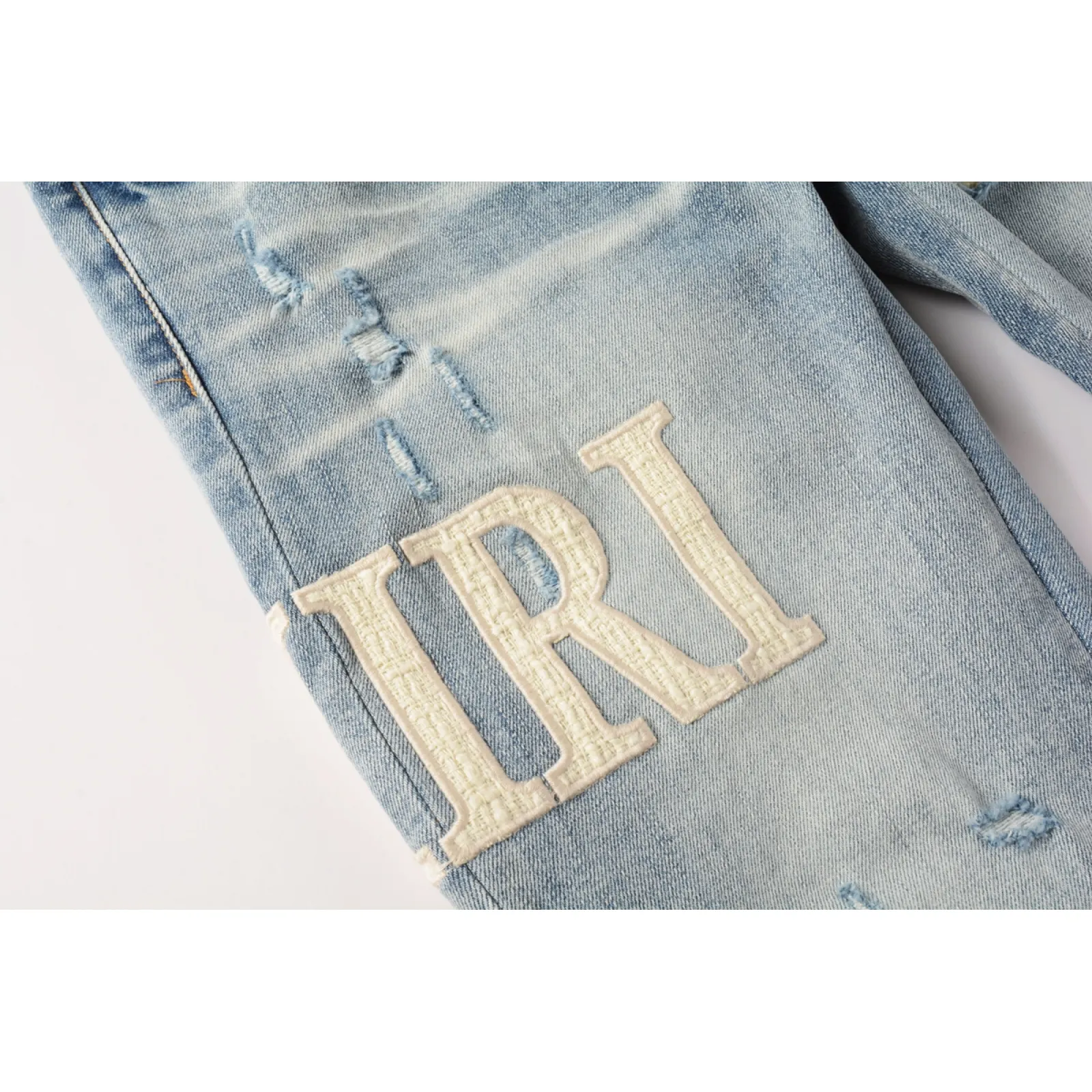 Amiri Jeans 8905