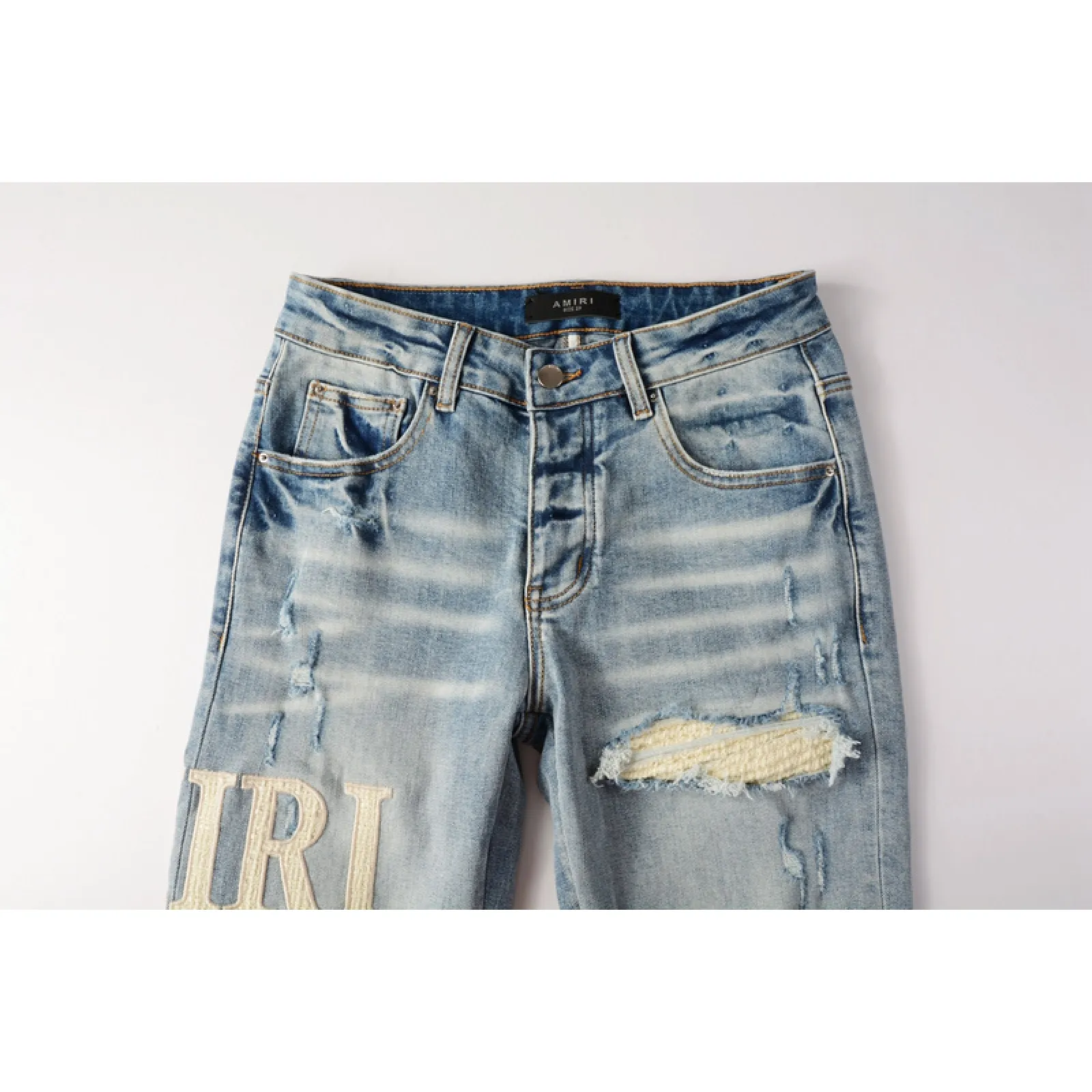 Amiri Jeans 8905
