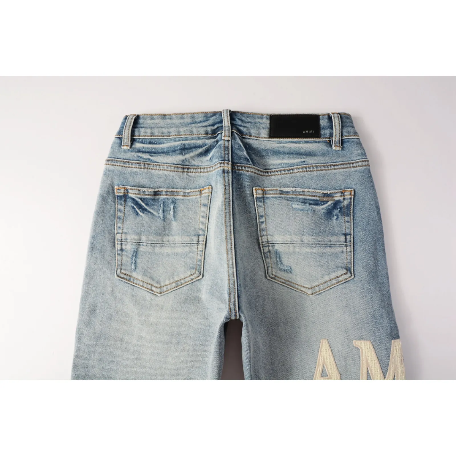 Amiri Jeans 8905
